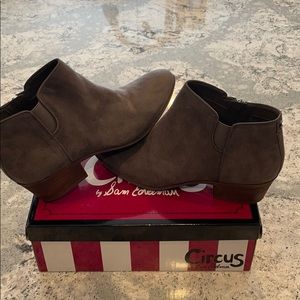 Size 9.5 Sam Edelman booties